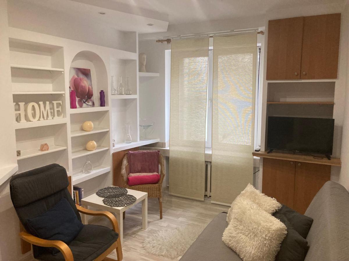 Apartament Przy Stadionie Appartamento Tychy Esterno foto